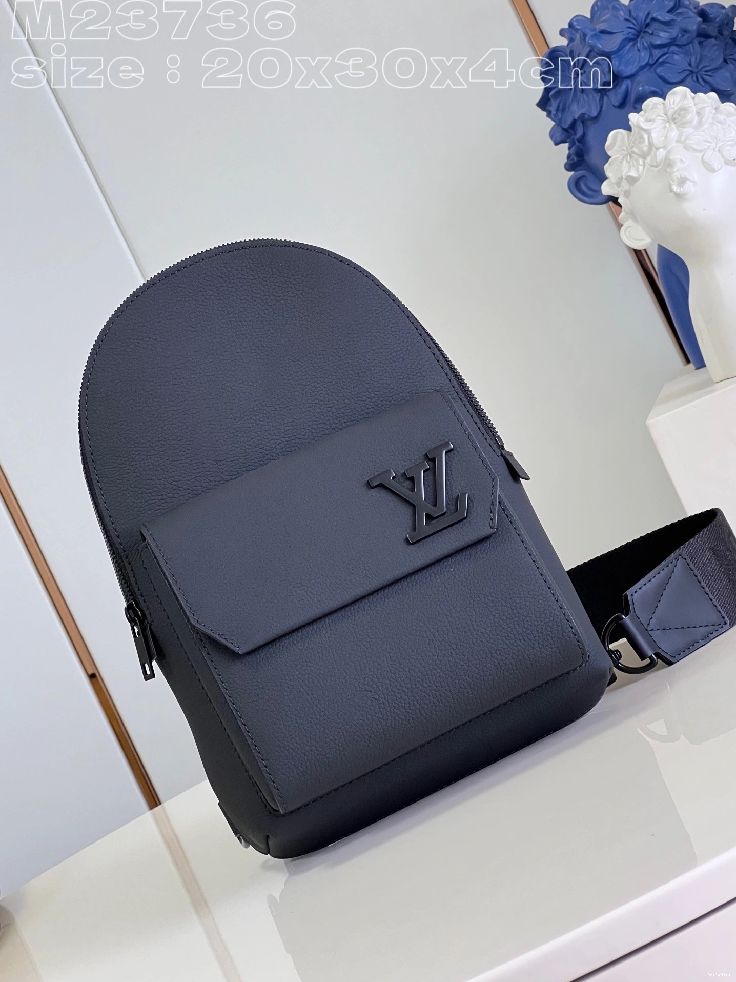 Cheap VUITTON Pilot LOUIS Slingbag 0726